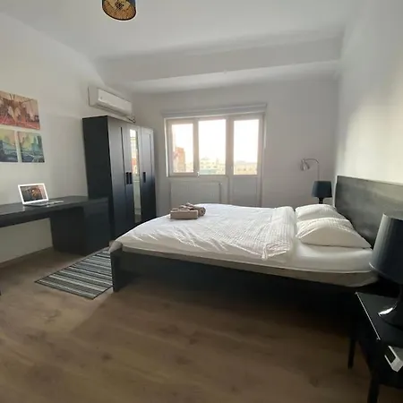Gorgeous Apartment Near Old Town Bucharest Exterior photo