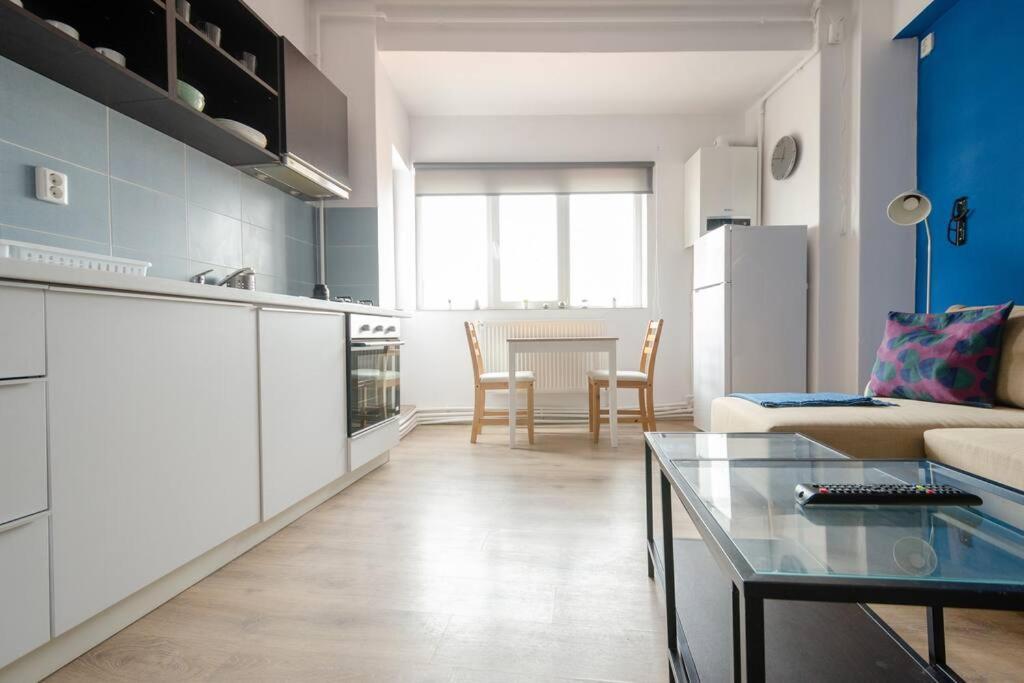 Apartment Gorgeous Near Old Town Bucharest